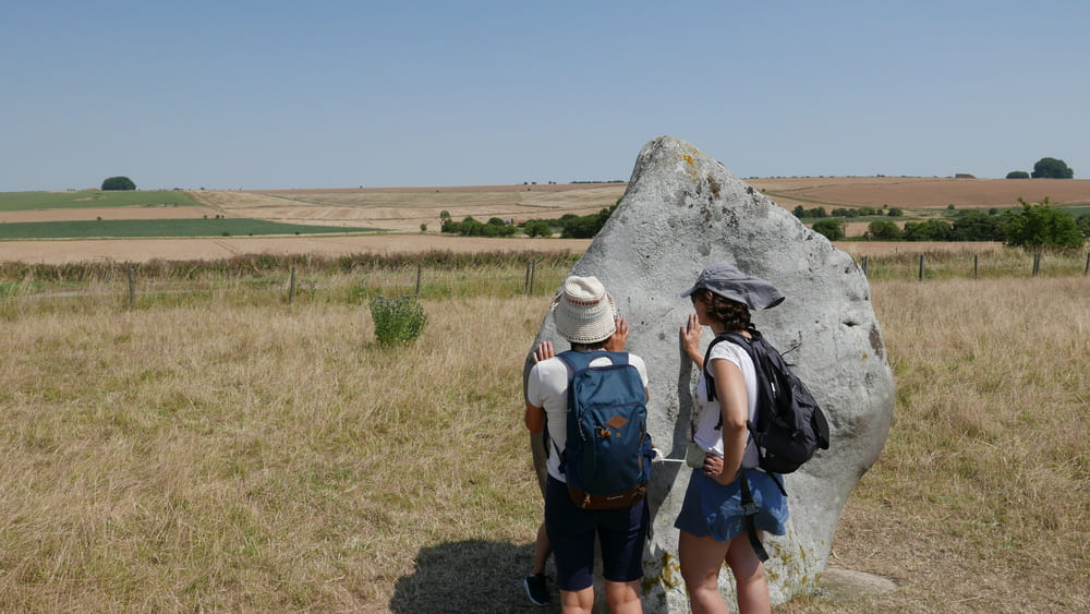 Crop circles voyage initiatique Avebury pierre connection