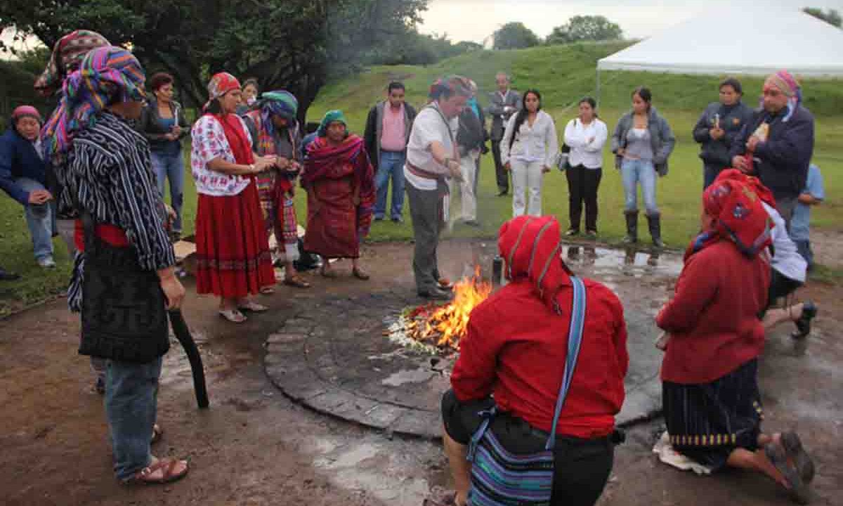 Cérémonie à Kaminaljuyu, Guatemala, Oasis
