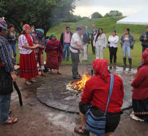 Cérémonie à Kaminaljuyu, Guatemala, Oasis