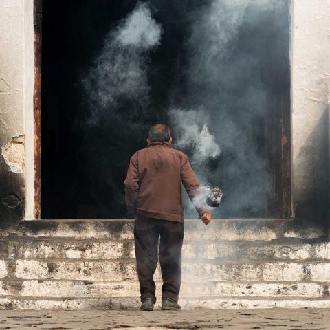 Chichicastenango, purification devant l'église de Santo Tomas, Guatemala, Oasis