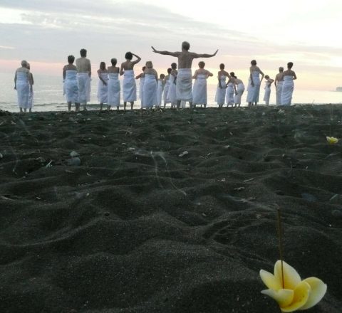 Bali - rituel Ponjok Batu