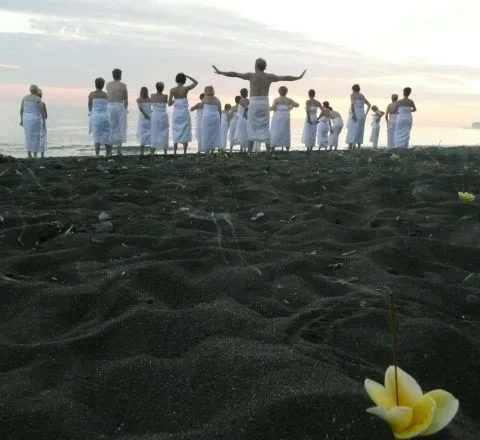 Bali - rituel Ponjok Batu