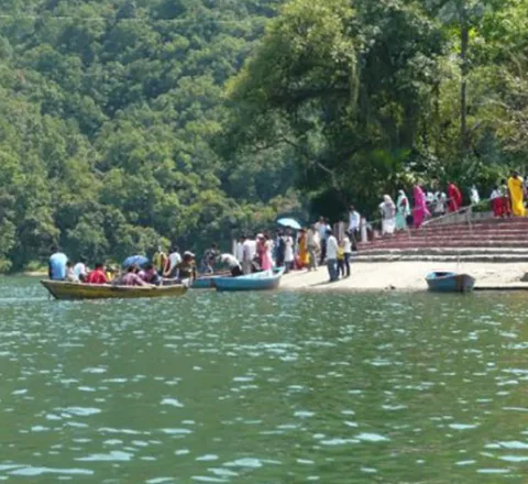 Lac Pokhara Népal Oasis