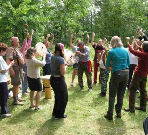 Chaman Armando qui danse au rythme des tambours, Mexique, Oasis