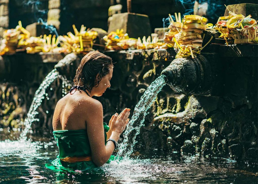 Retraite spirituelle à Bali, rituel de purification, Oasis