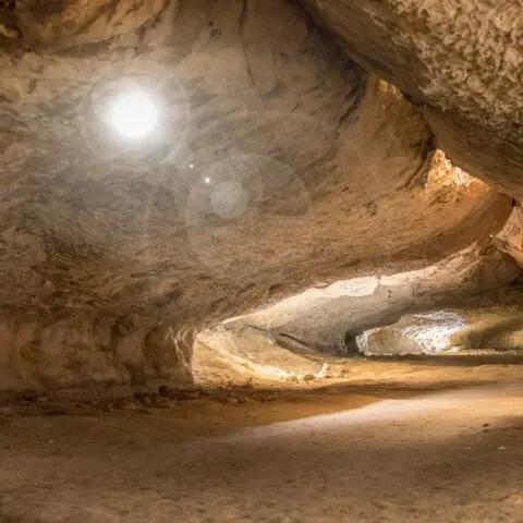 Grotte-Lombrives-voyage-conscience-France-Oasis