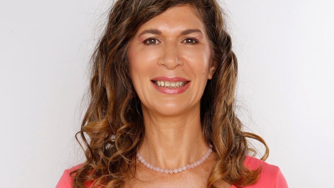Sophie Guedj Metthey mains