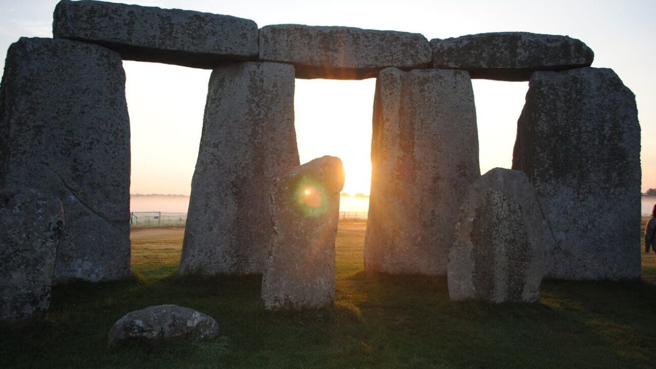 Stonehenge sunset lieu sacré