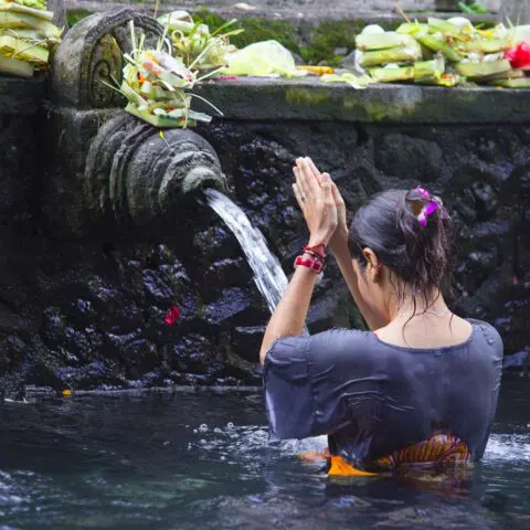 Bali - rituel Tirta Empul