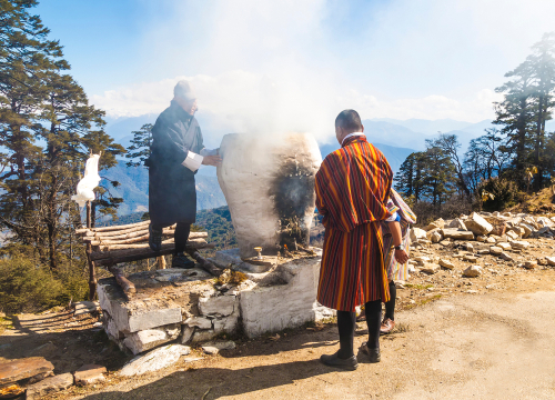 Smoke ritual Bhoutan Oasis