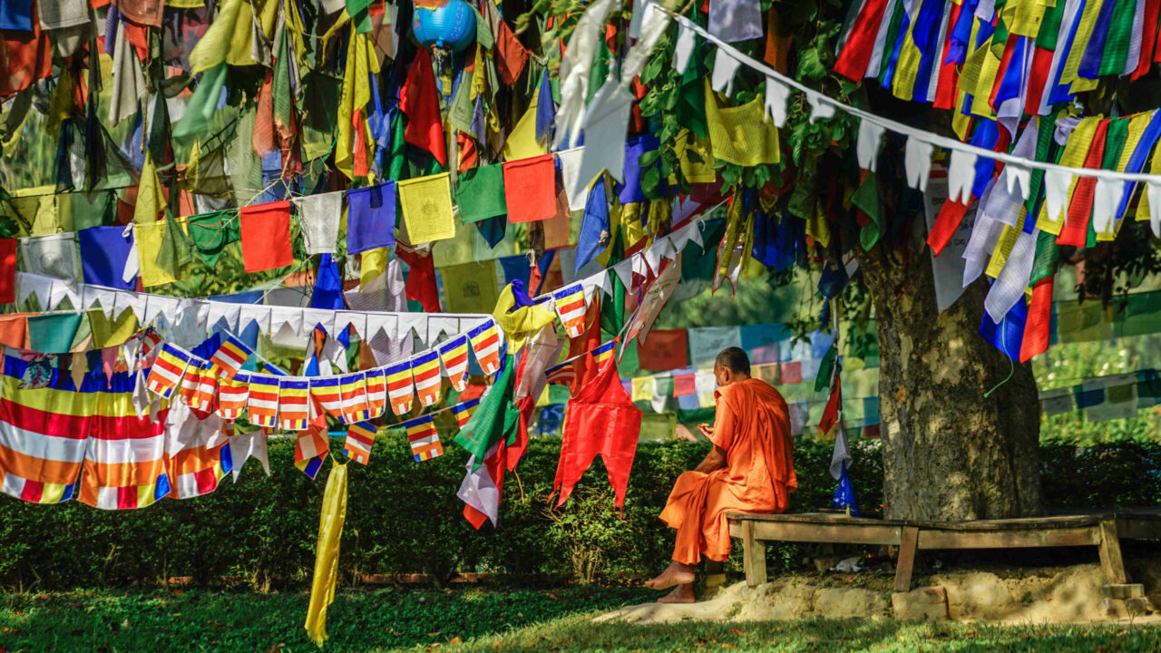 Lumbini Népal jardins sacrés moine Oasis