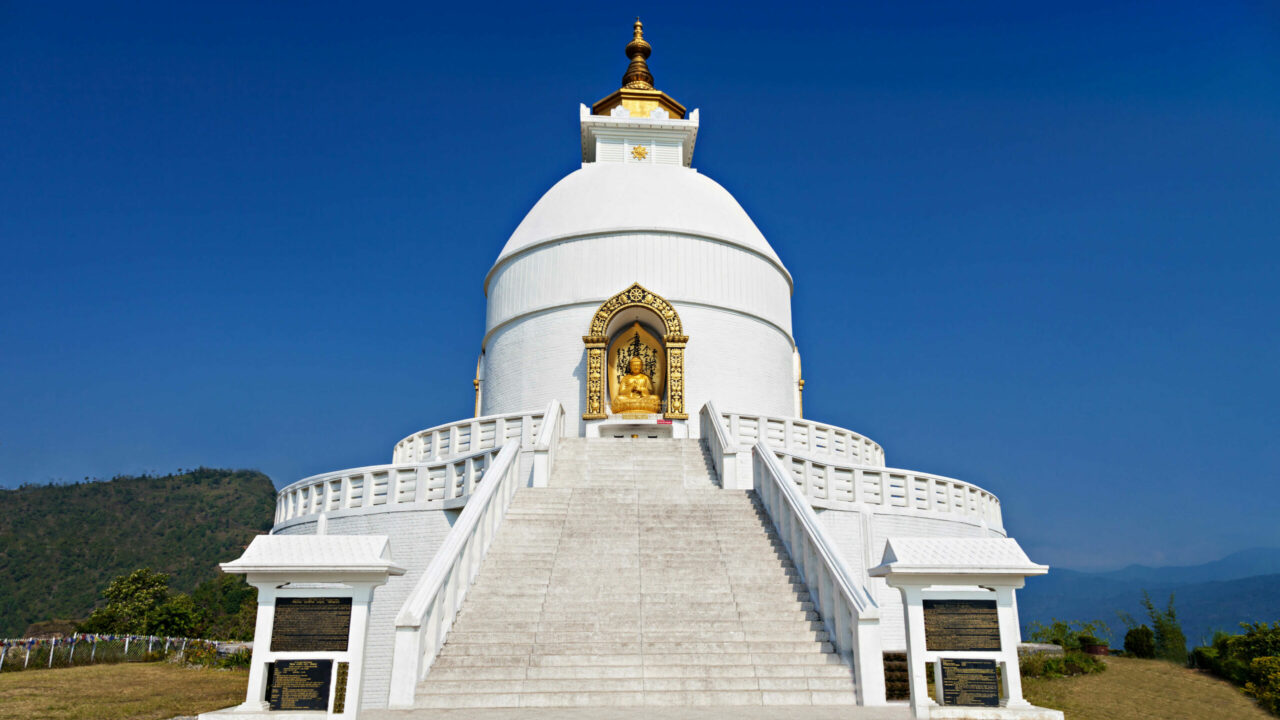 Stupa de la paix Pokhara Népal circuit spirituel Népal