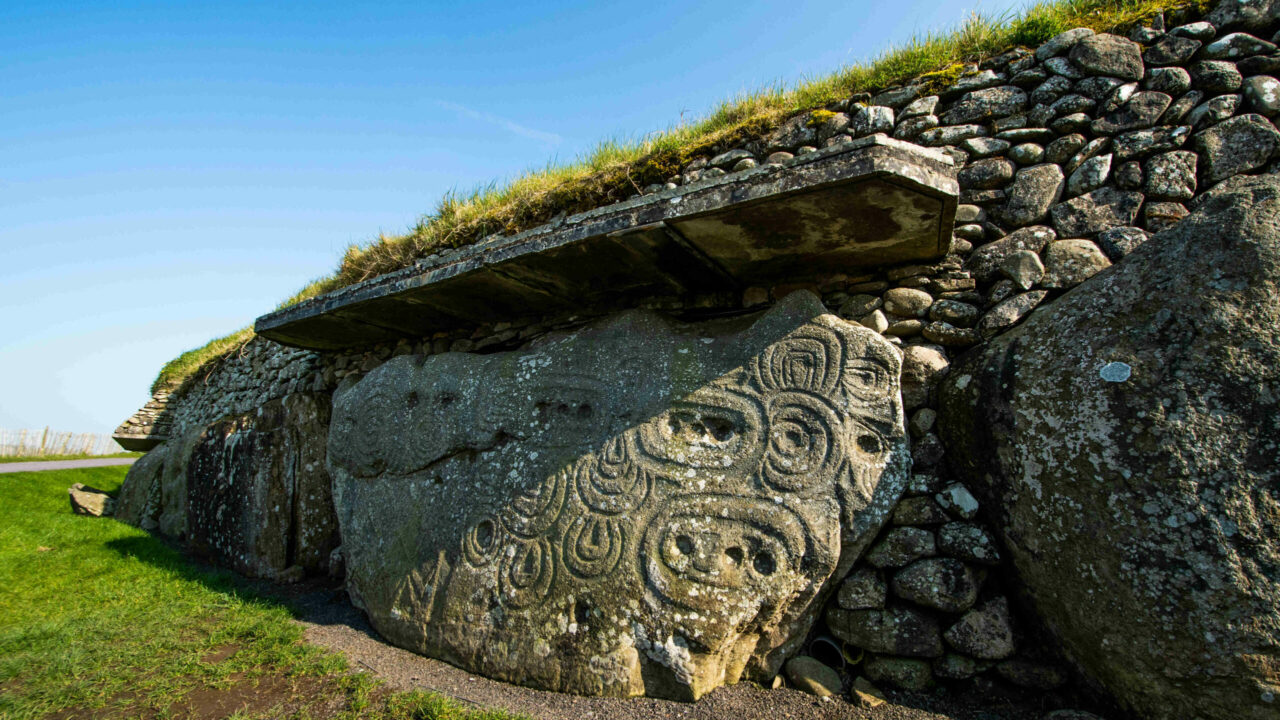 Newgrange gravures Irlande Oasis