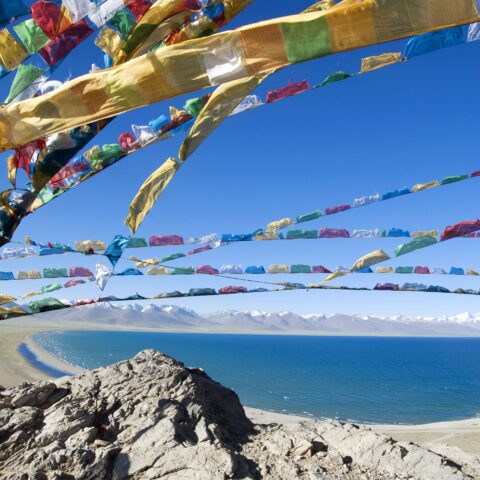 Tibet Lac namtso drapeaux